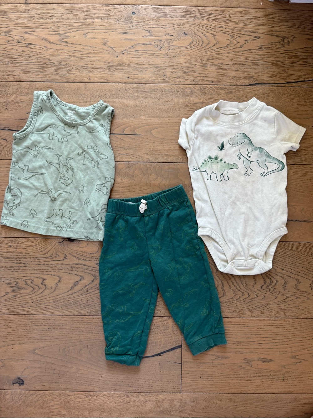 Carter’s 18M Dinosaur Outfit Bundle Tank Bodysuit Jogger Pants 3 Piece